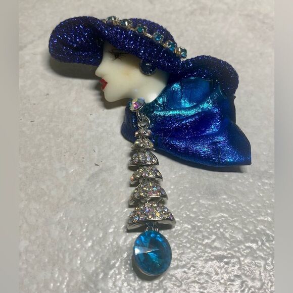 Jewelry - Handcrafted Lady Face Brooch